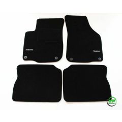 Logo Tapis De Sol Noir Velours Sur Mesure Pour Seat Toledo 1999-2005, Ajustement précis, Base Antidérapante, Renforcée Dans la Zone de la Pédale
